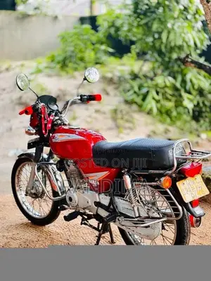 Bajaj Boxer 2002 Motorbike (Used)