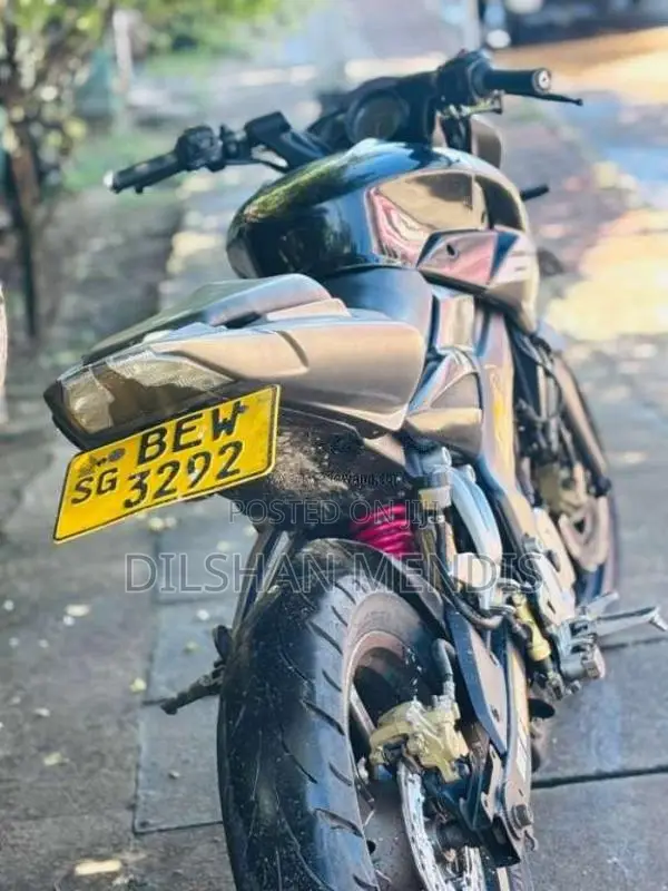 Bajaj Pulsar NS200 2017 Motorbike (Used)