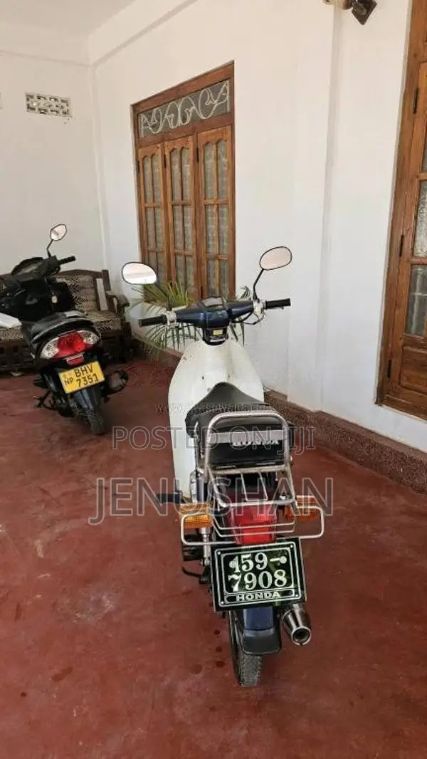 Honda Super Cub 1997 Motorbike (Used)