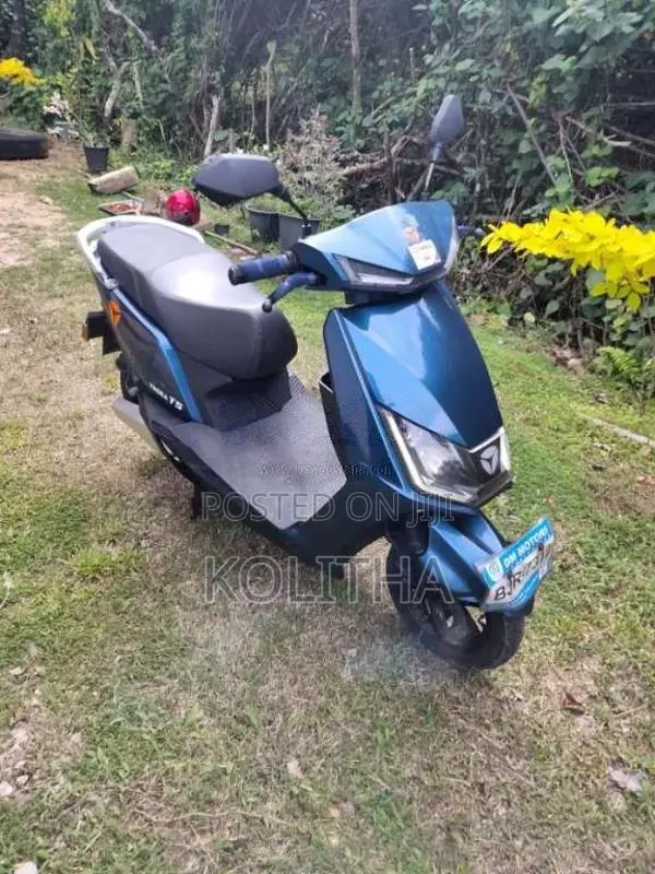 Yadea T5 2025 Motorbike (Used)