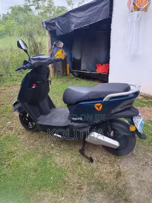 Yadea T5 2025 Motorbike (Used)