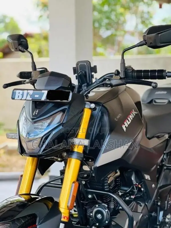 Hero Hunk 160R 4V 2025 Motorbike (Used)