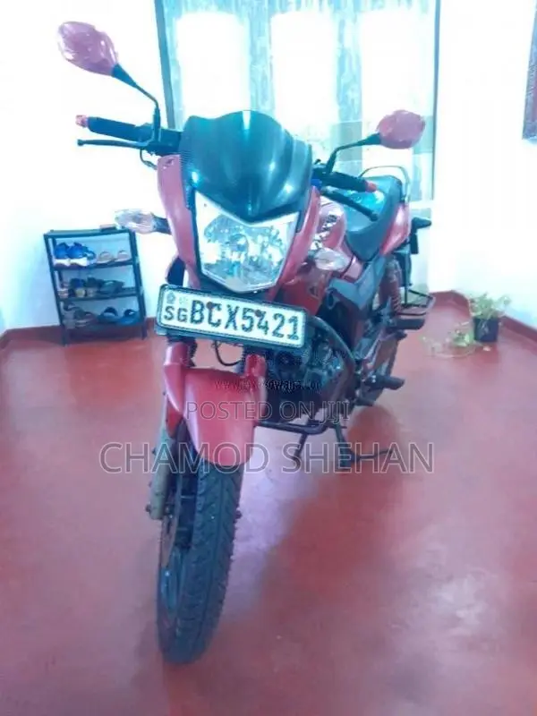 Hero Hunk 2015 Motorbike (Used)