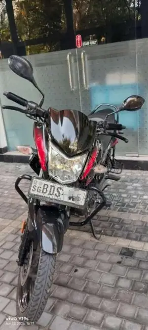 Hero Hunk 2016 Motorbike (Used)