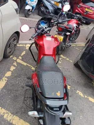 Hero Hunk 2014 Motorbike (Used)