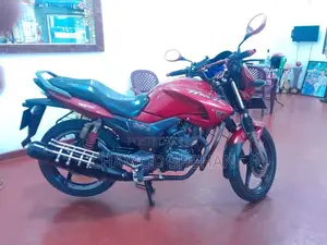 Hero Hunk 2015 Motorbike (Used)