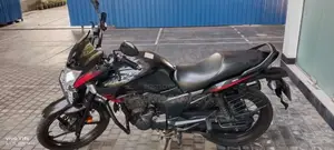 Hero Hunk 2016 Motorbike (Used)