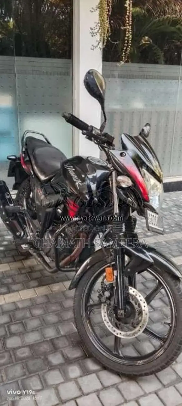 Hero Hunk 2016 Motorbike (Used)