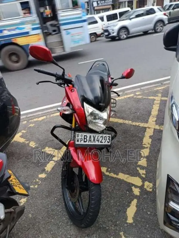 Hero Hunk 2014 Motorbike (Used)
