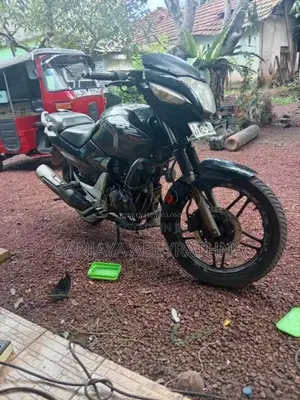 Bajaj Cbz 2012 Motorbike (Used)
