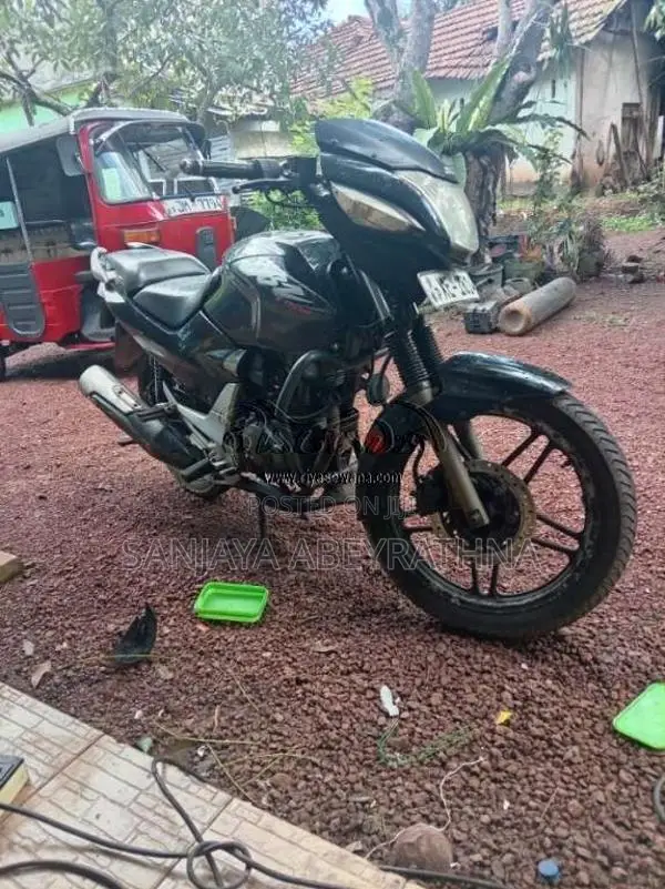 Bajaj Cbz 2012 Motorbike (Used)