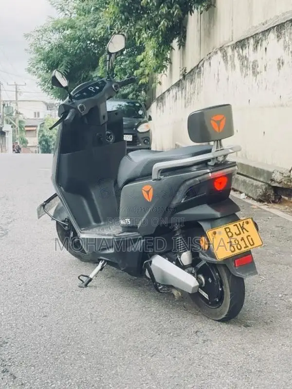 Yadea T5 2025 Motorbike (Used)