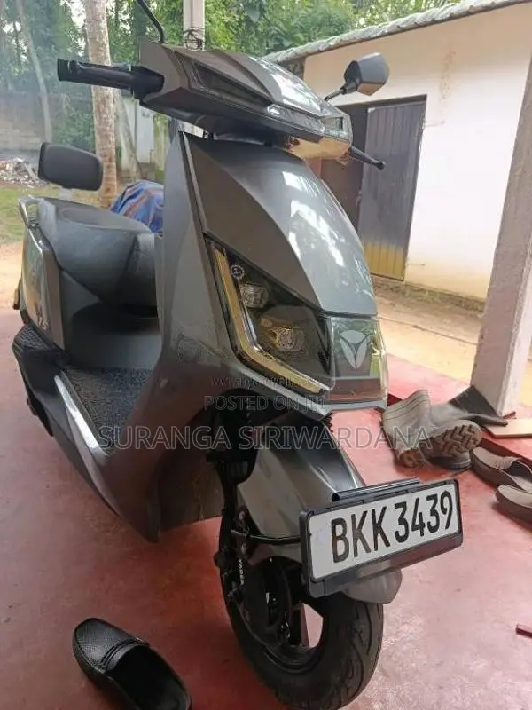 Yadea T5 2025 Motorbike (Used)
