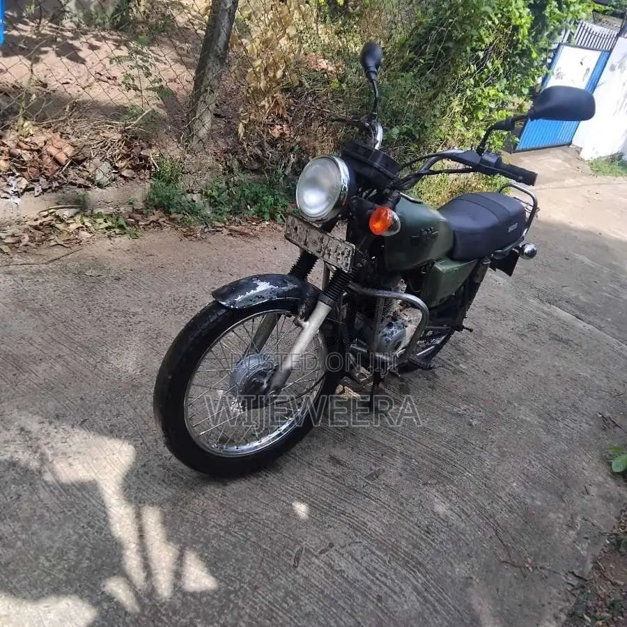Bajaj Boxer 2008 Motorbike (Used)