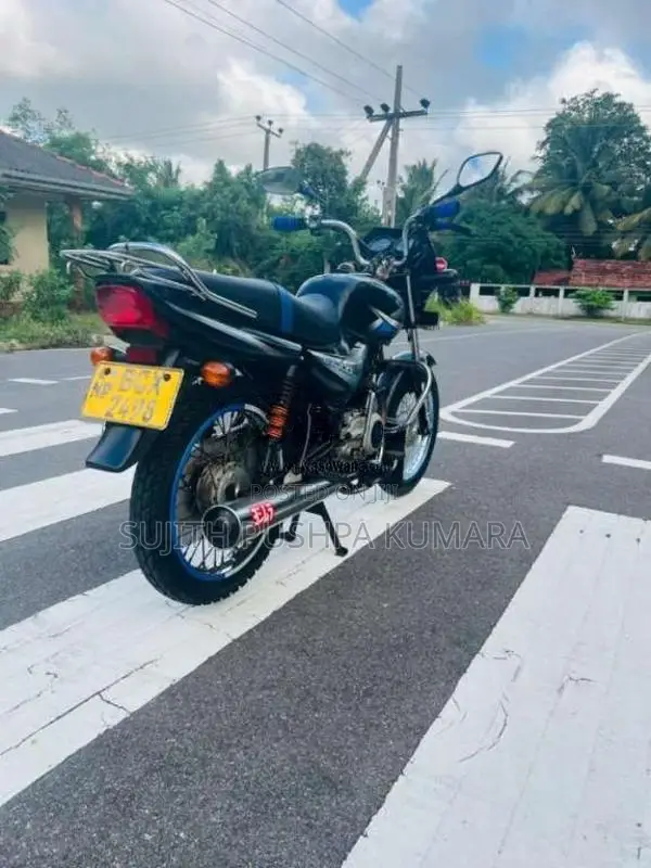 Bajaj CT-100 2015 Motorbike (Used)