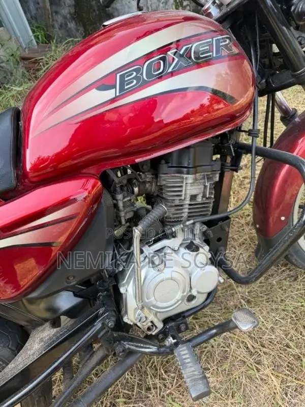 Bajaj Boxer 2013 Motorbike (Used)
