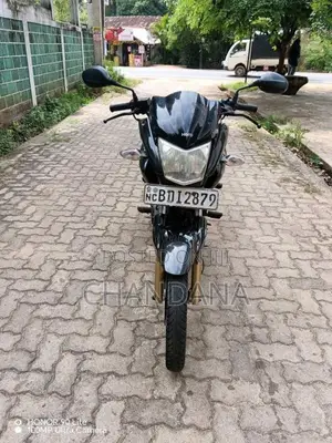 Hero Hunk 2016 Motorbike (Used)