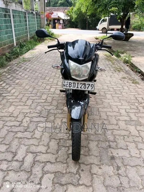 Hero Hunk 2016 Motorbike (Used)