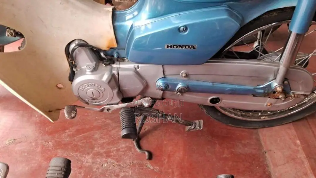 Honda SUPER CUB CUSTOM C50 2005 Motorbike (Used)