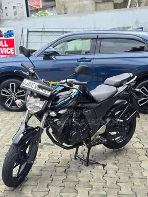 Yamaha FZ Version 2.0 2017 Motorbike (Used)