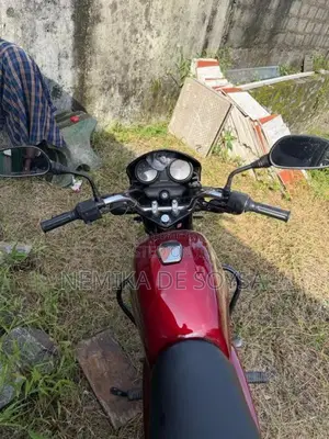 Bajaj Boxer 2013 Motorbike (Used)