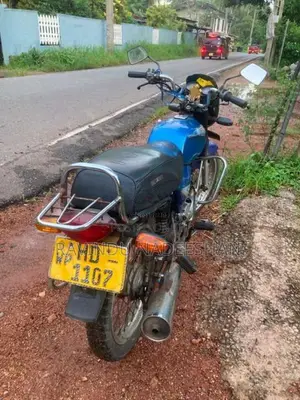 Bajaj Boxer 2002 motorcycle (Used)