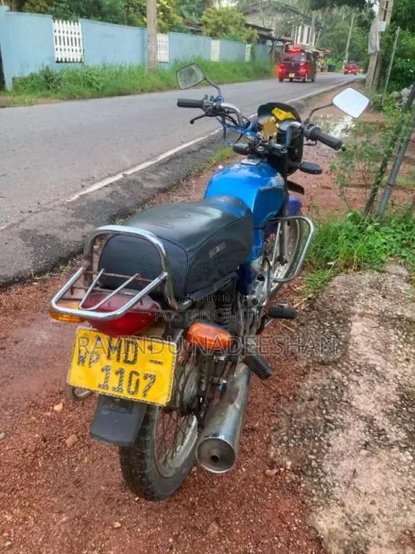 Bajaj Boxer 2002 motorcycle (Used)