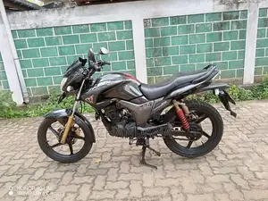 Hero Hunk 2016 Motorbike (Used)