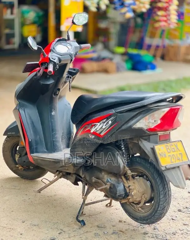 Honda DIO 2017 Motorbike (Used)
