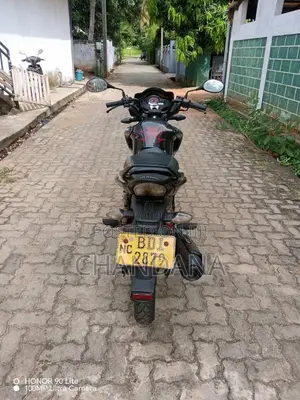 Hero Hunk 2016 Motorbike (Used)