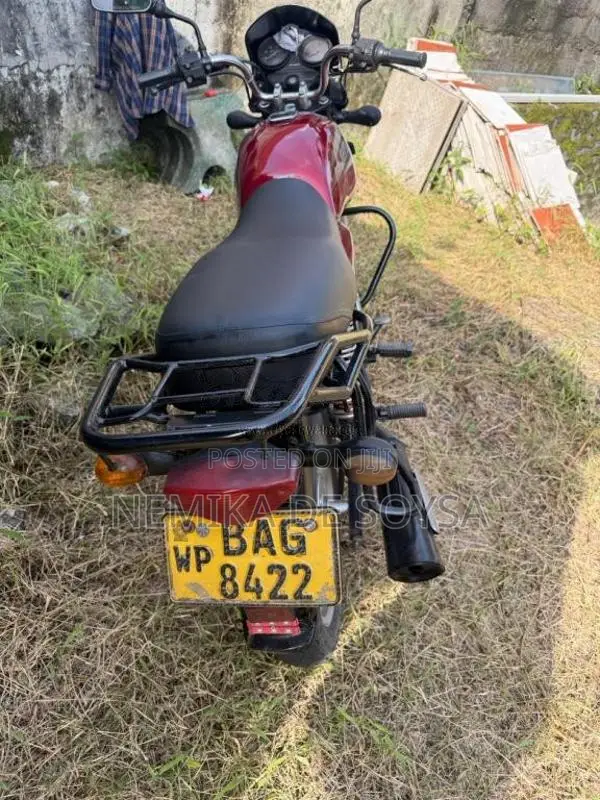 Bajaj Boxer 2013 Motorbike (Used)