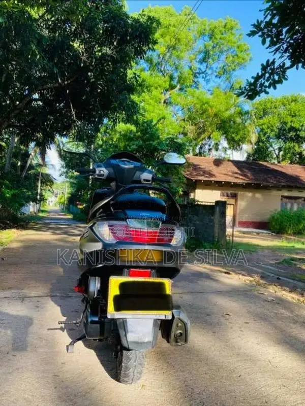 Hero Maestro Edge 2017 Motorbike (Used)