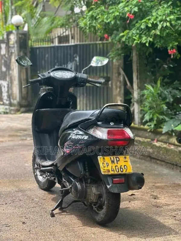 Hero Pleasure 2011 Motorbike (Used)