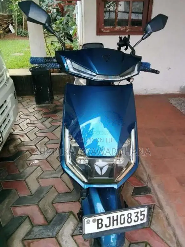 Yadea T5 2024 Motorbike (Used)