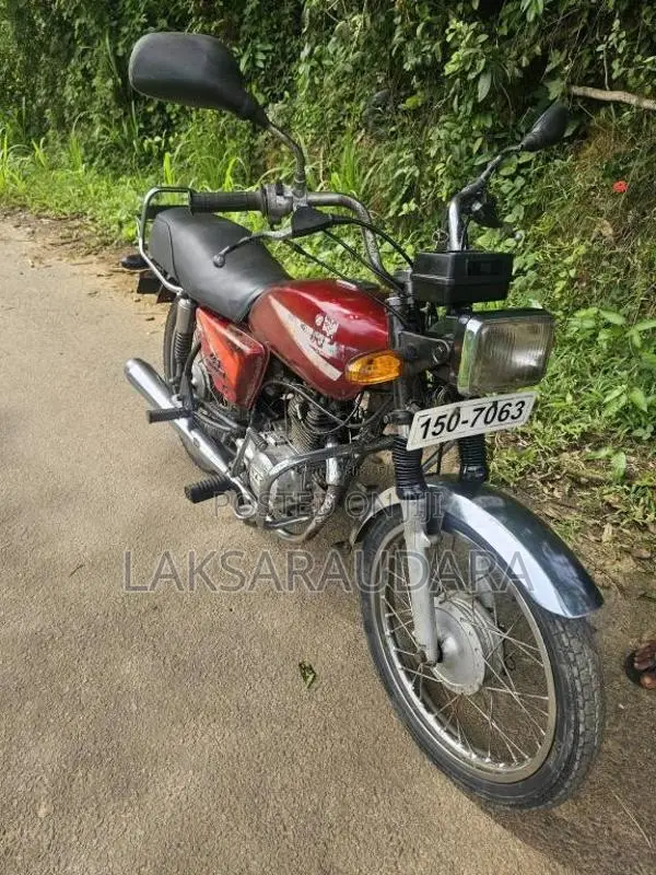 Bajaj Boxer 1995 Motorbike (Used)