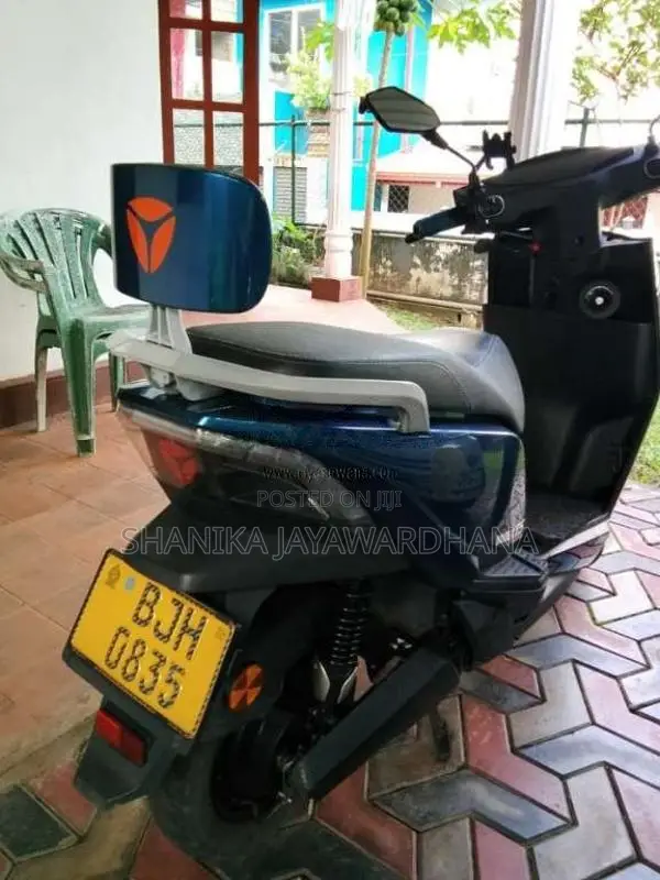 Yadea T5 2024 Motorbike (Used)