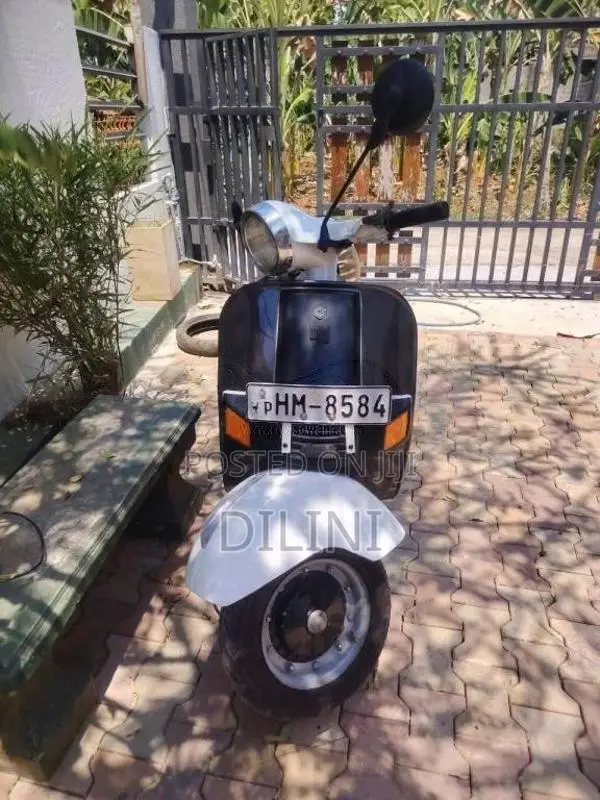 Bajaj Chetak 1985 Motorbike (Used)