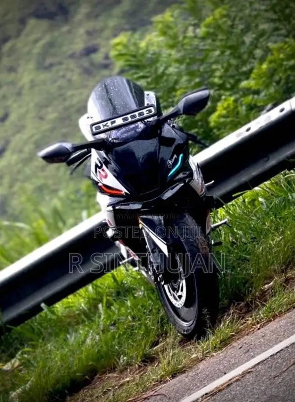 Yamaha R15 2025 Motorbike (Used)