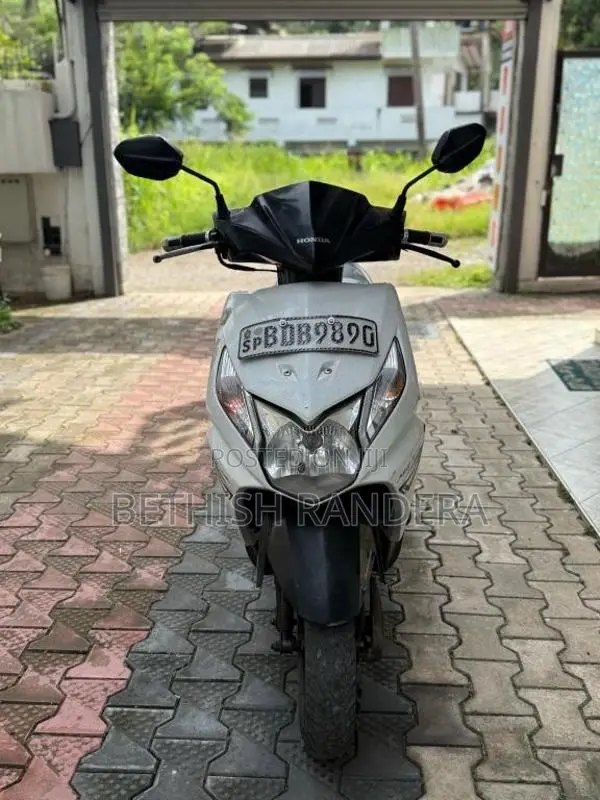 Honda Dio 2015 Motorbike (Used)
