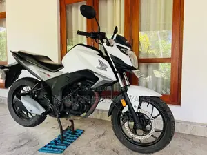 Honda CB Hornet 2016 Motorbike (Used)