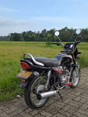 Bajaj Caliber 2004 Motorbike (Used)