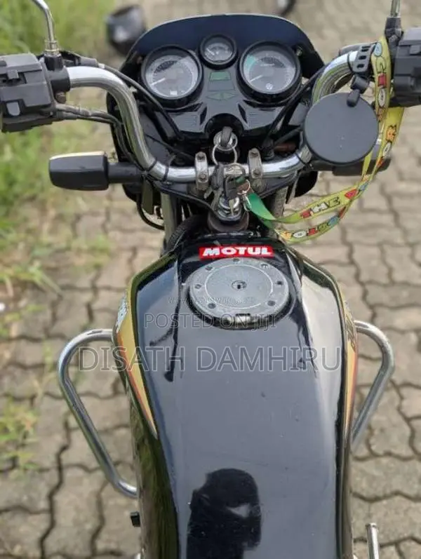 Bajaj Caliber 2004 Motorbike (Used)
