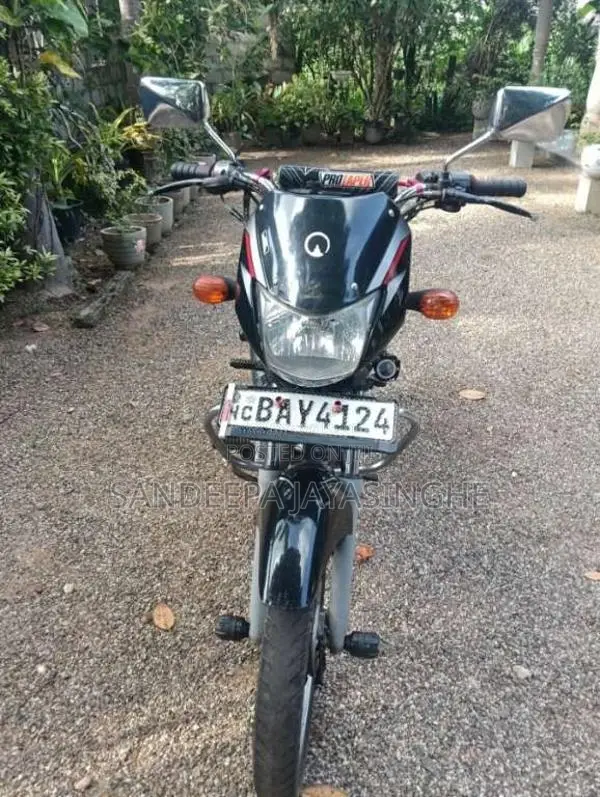 Bajaj CT-100 2014 Motorbike (Used)