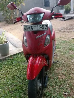 Hero Pleasure 2012 Motorbike (Used)