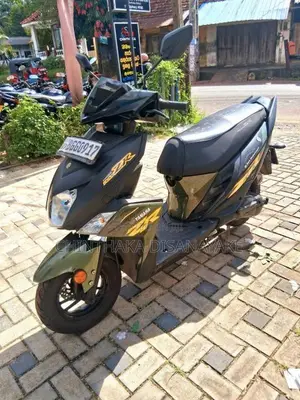 Yamaha Ray Zr 2018 Motorbike (Used)