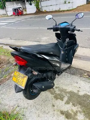 Yamaha Zr 2018 Motorbike (Used)