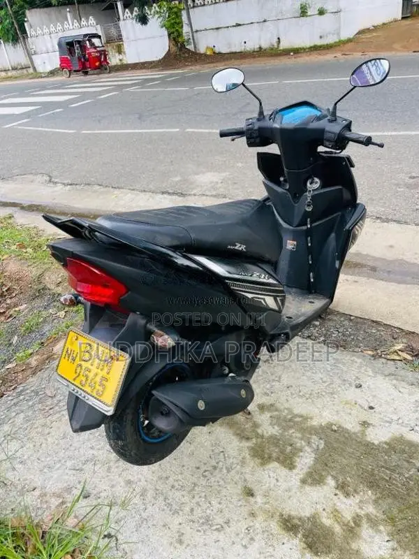 Yamaha Zr 2018 Motorbike (Used)