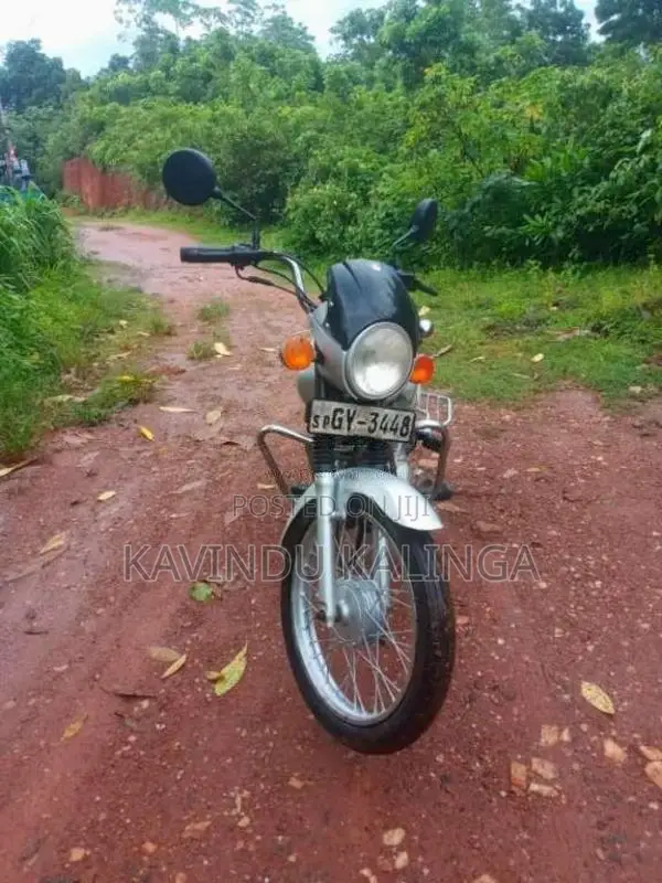 Bajaj Boxer 2003 Motorbike (Used)