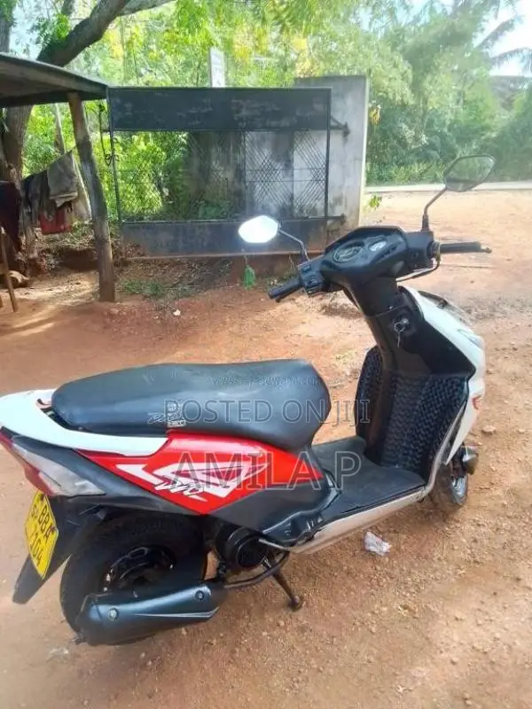 Honda Dio 2013 Motorbike (Used)