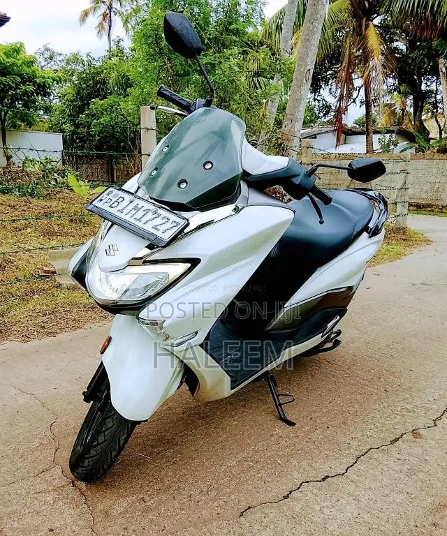 Suzuki BURGMAN 2019 Motorbike (Used)